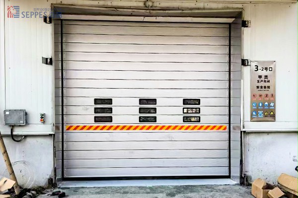 硬质快速卷帘门